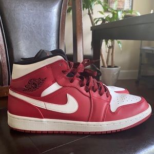 Nike Jordan mid-top 1’s